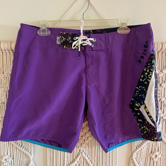 Volcom Purple Swim Coverup with Eye-Catching Design - Picture 1 of 3